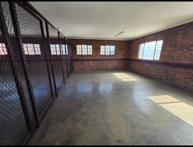270M² WAREHOUSE TO LET IN ALRODE